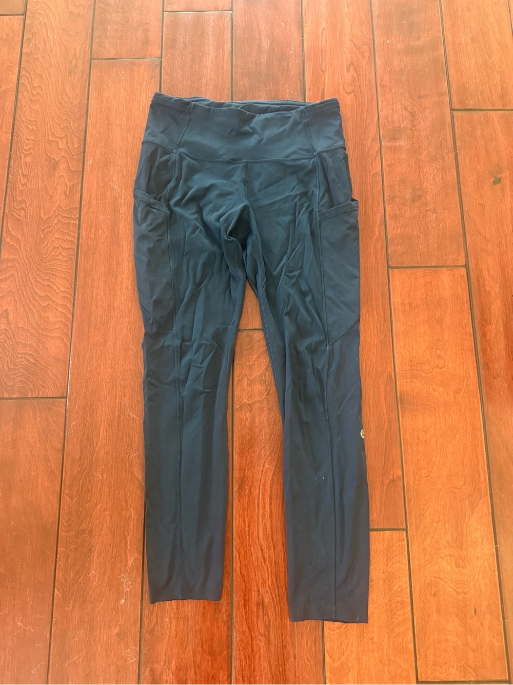 Lulu lemon Leggings in Navy size 6